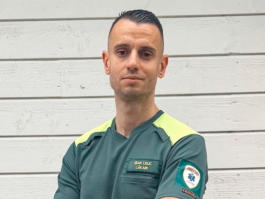 Porträttbild av jourläkare Isak Lelic