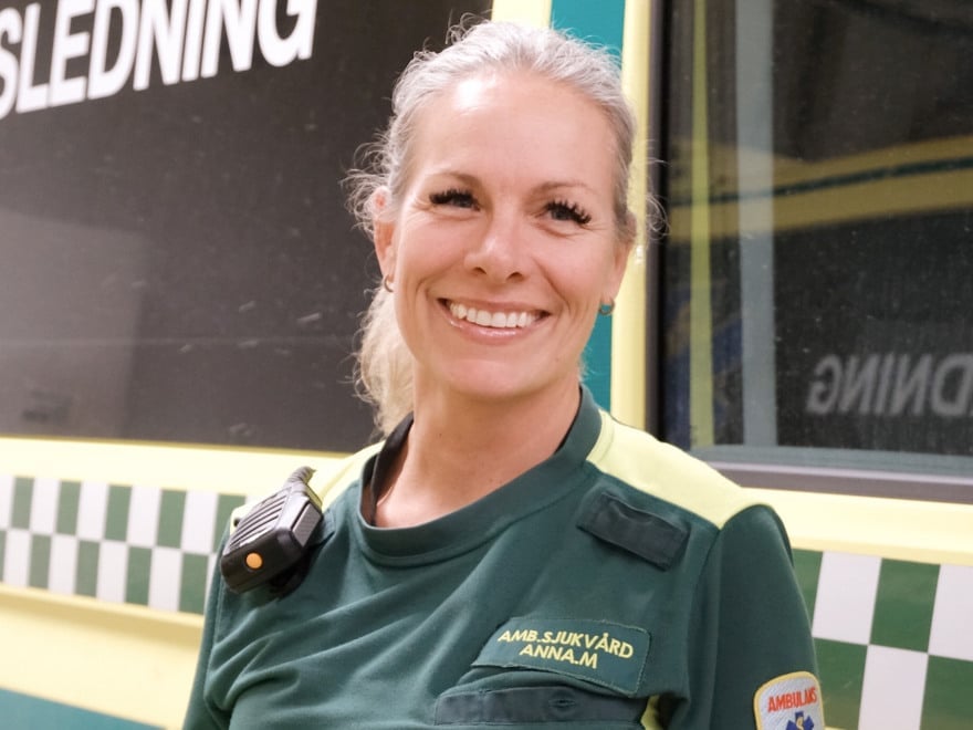 Porträttbild av ambulanssjukvårdare Anna Mandic
